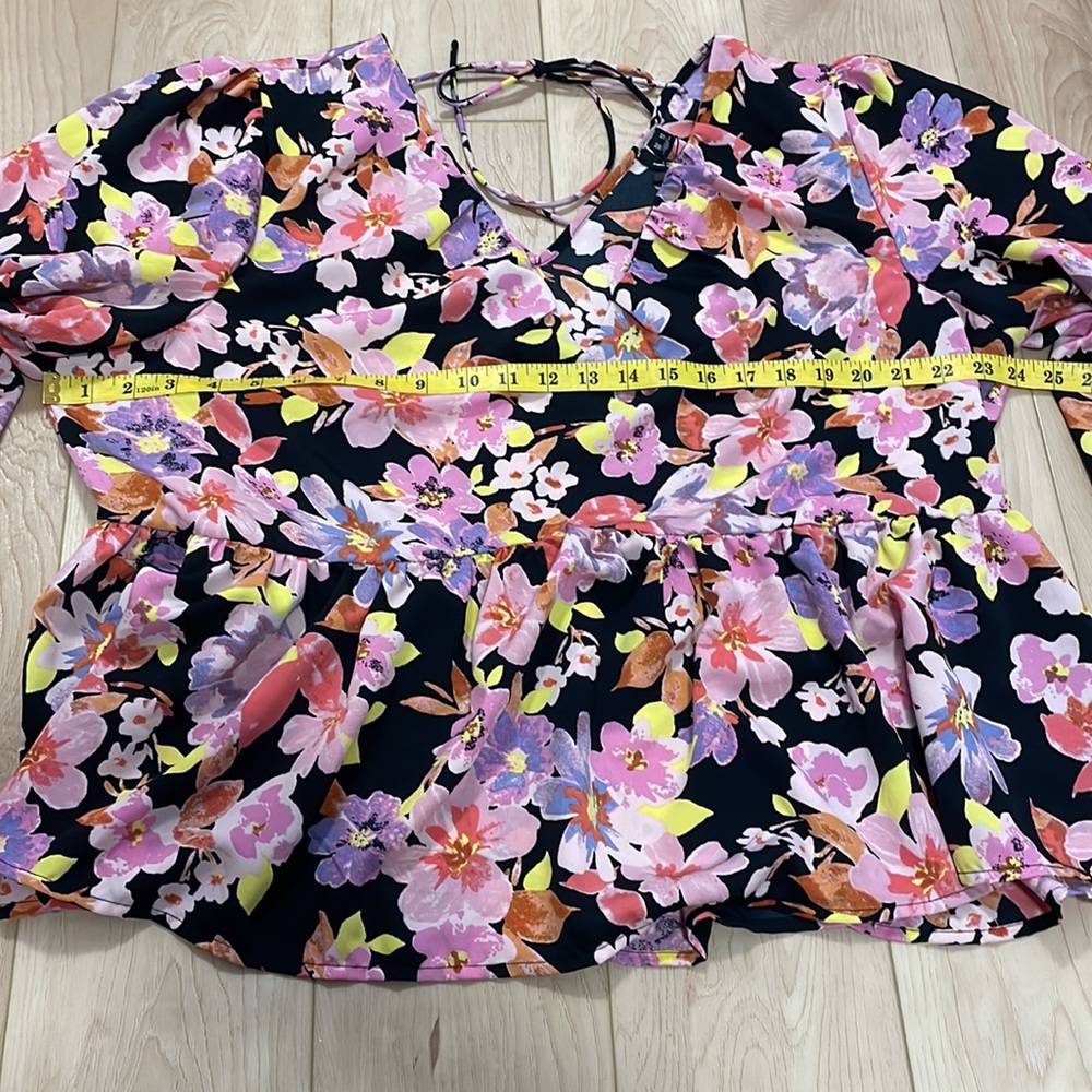 NWT Vero Moda Floral V-Neck Blouse - Picture 10 of 12